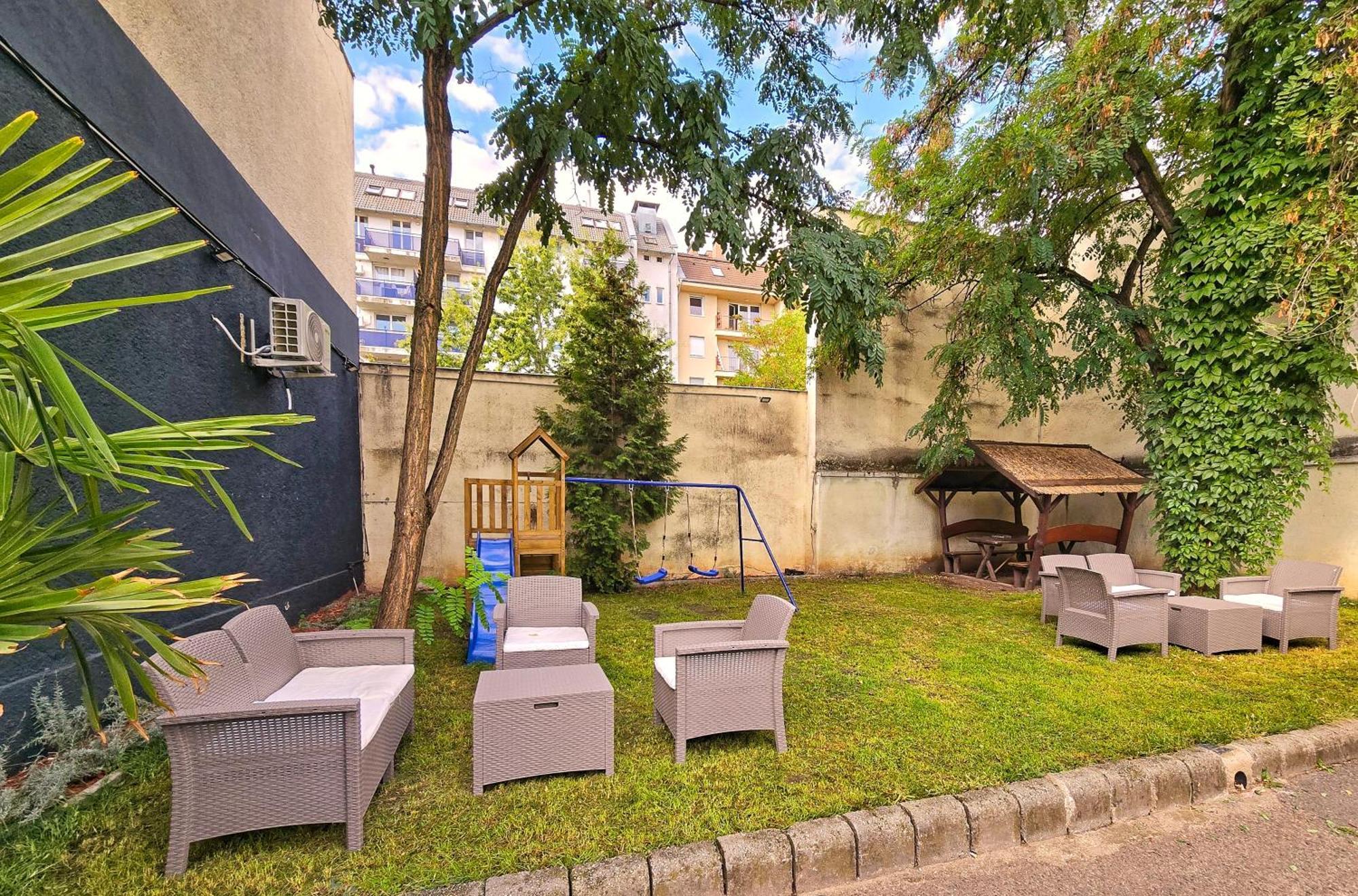 Mariposa Apartments Boedapest Buitenkant foto